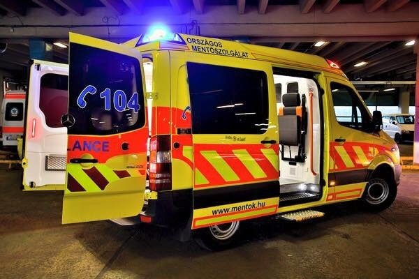 Tegnap hajnalban egy 30 kilós idős nénit hoztak be a kórházba. Alul fedetlenül, EZ még nem minden