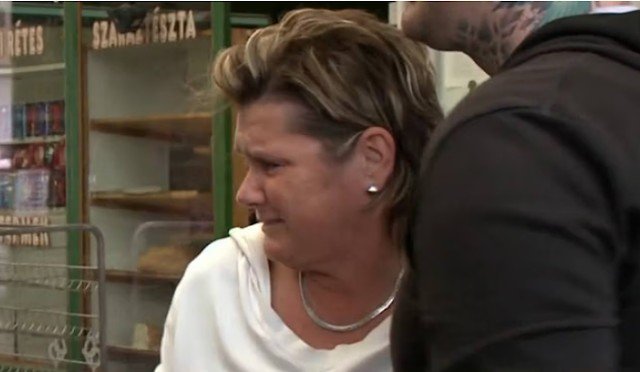 Idős néni árult zöldséget ma a 9. kerületben.. Mikor megkérdeztem tőle, hogy mire lenne szüksége, elmondta, de attól könnybe lábadt a szemem…