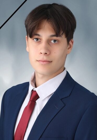 ” Fájó szívvel írjuk, amit eddig nem tudtunk megosztani: a szülők tájékoztatása majd közleménye után kiderült számunkra, hogy: ”  Megszólalt Egressy Mátyás Iskolája