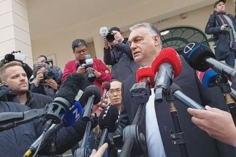 Felszólították a teljes kormányt a lemondásra