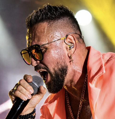 Szokatlan jelenet játszódott le Majka miskolci koncertjén