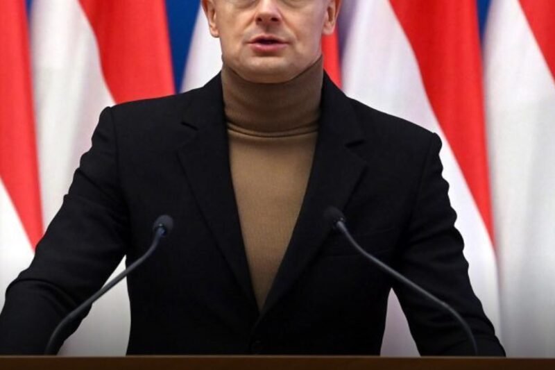 Szijjártó: Miért szállítottak az ukránok ekkora bődületes mennyiségű készpénzt keresztül Magyarországon az elmúlt hónapokban?