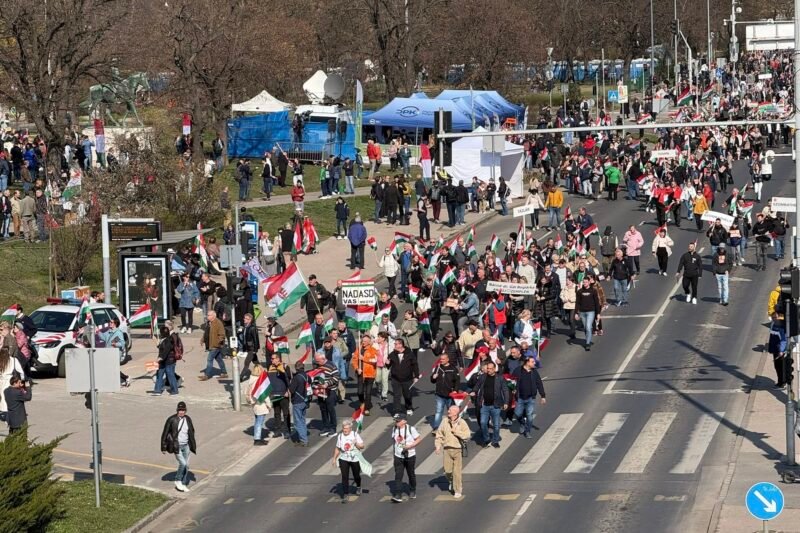 Lévai Richárd: sok ázsiai fiatal volt a békemeneten, de nem értem miért