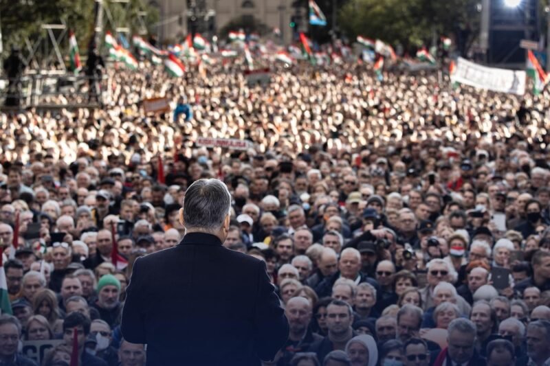 “Kiszámolta egy ember, hogy hányan voltak a békemeneten.. a közmédia szerintem 300-500 ezer, a valóság azonban sokkoló