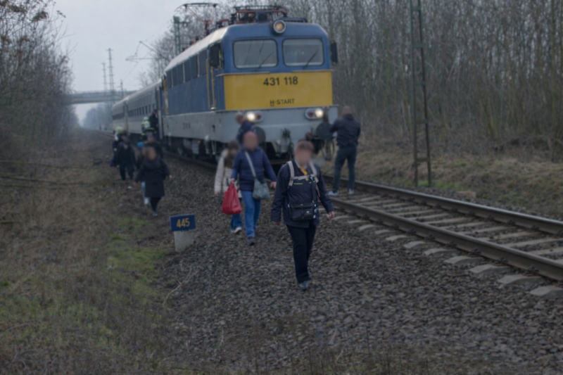 Hétfő reggel tragikus esemény zavarta meg a vasúti közlekedést