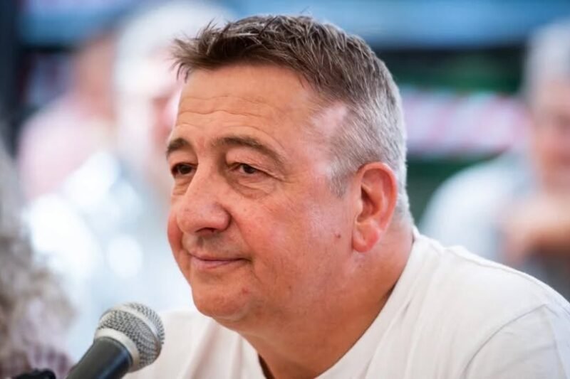 Robbant a hír: Két milliárd forintos hűtlen kezeléssel vádolja Bayer Zsolt feleségét Hadházy