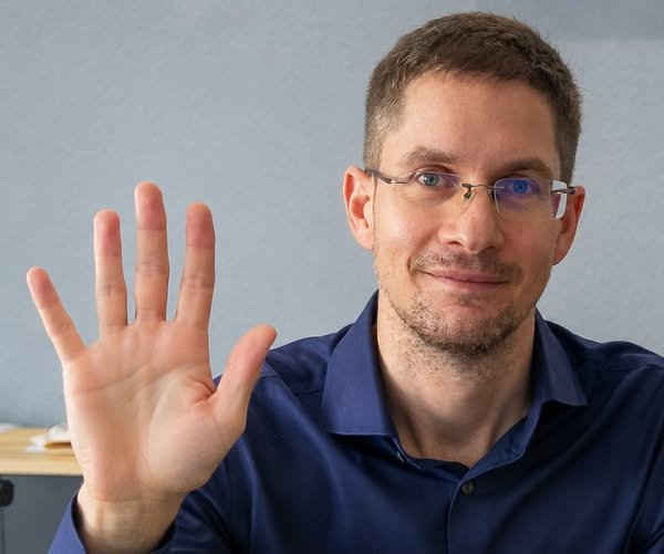 Lájk, ha te is emlékszel rá!  2 éve ment el Karsai Dániel – az ország máig nehezen tudja elhinni ezt a fájdalmas hírt.