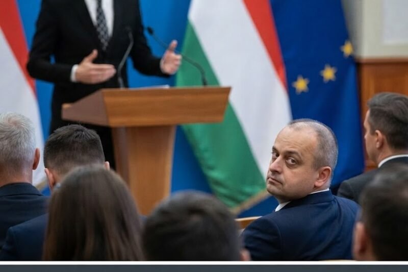🚨 Független újságírók helyett a Külügyminisztérium munkatársait ültették Szijjártó Péter sajtótájékoztatóira
