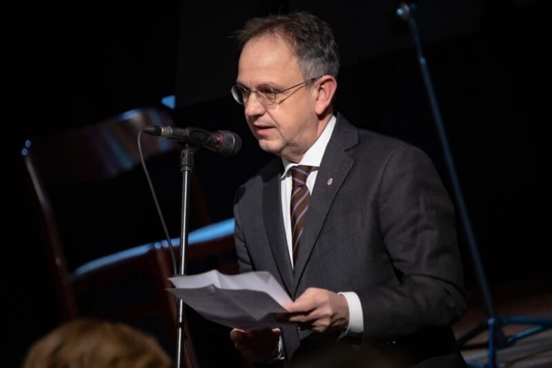 Molnár Áron: 32 milliós „búcsúpénzt” kapott Bús Balázs, az NKA letartóztatott alelnöke