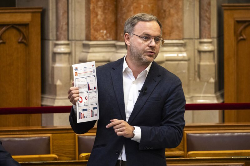 Orbán Balázs 470 millió forintért vett házat két éve